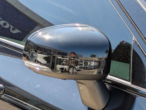 Used 2023 Volvo XC60 B5 Ultimate w/ Climate Package AWD/4WD image 12