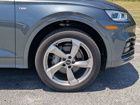 Used 2020 Audi Q5 2.0T Titanium Premium Plus AWD/4WD image 11