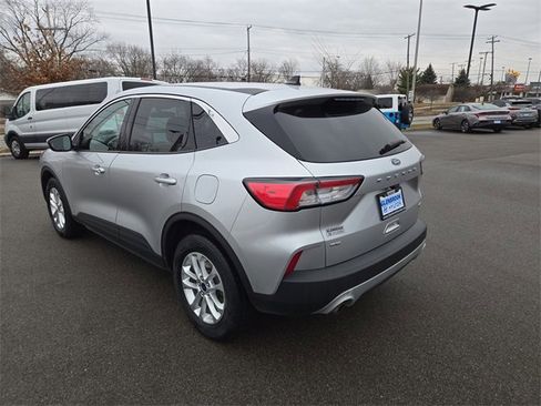 Used 2020 Ford Escape SE image 8