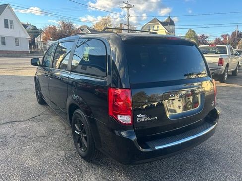 Used 2019 Dodge Grand Caravan GT image 11
