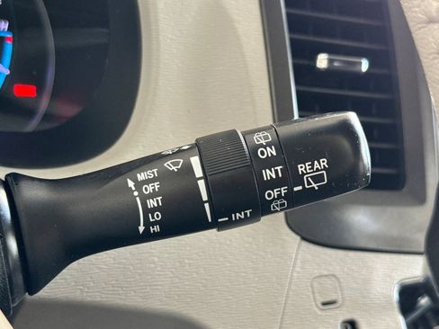Used 2013 Toyota Sienna XLE FWD image 34