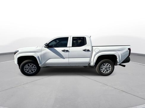 Used 2026 Toyota Tacoma SR image 9