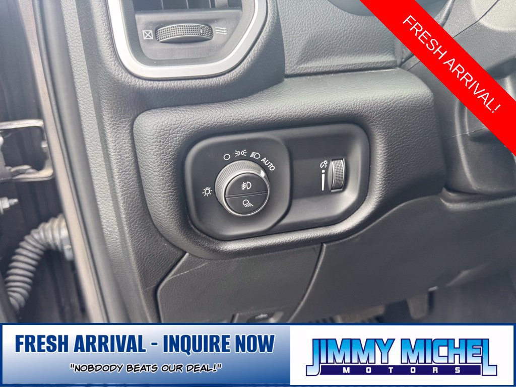 Used 2024 RAM 3500 Big Horn w/ Night Edition AWD/4WD image 4