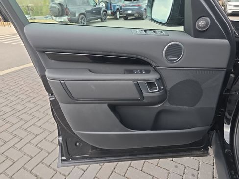 Certified 2025 Land Rover Discovery S image 20