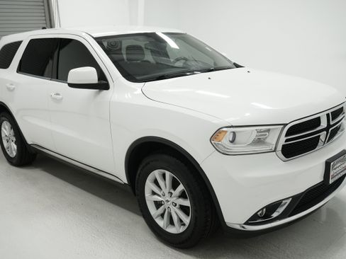 Used 2020 Dodge Durango SXT w/ 3rd Row Seating Group RWD image 3