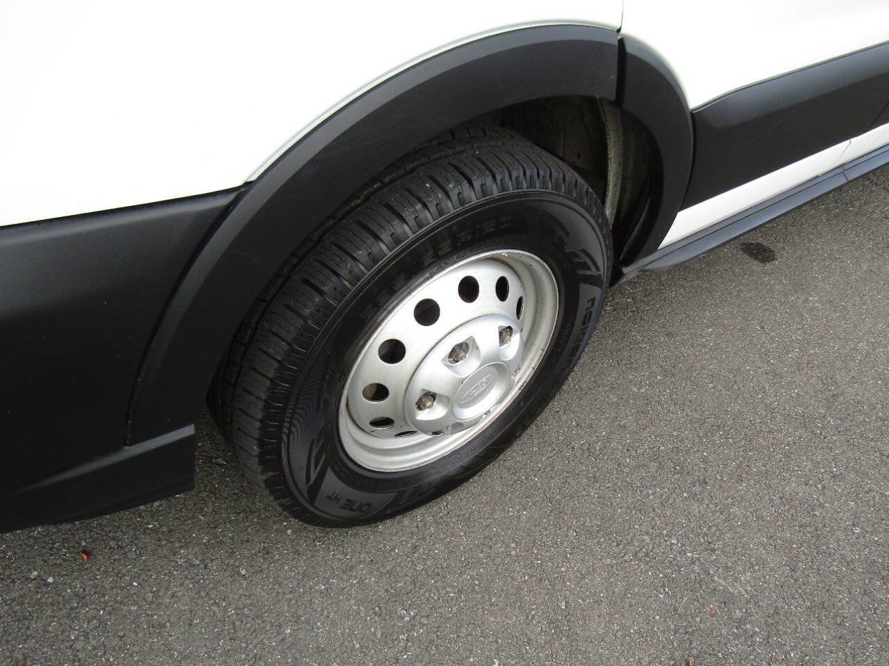 Used 2024 Ford Transit 250 148 Medium Roof Extended AWD image 26
