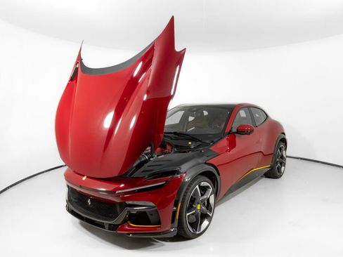 Used 2025 Ferrari Purosangue image 25