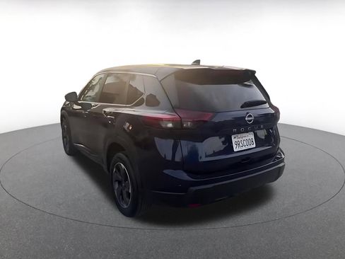 Used 2025 Nissan Rogue SV image 11