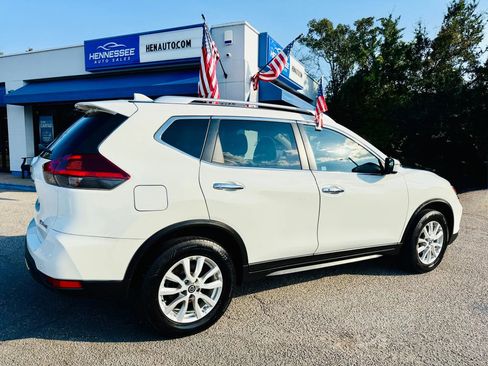 Used 2020 Nissan Rogue SV image 7