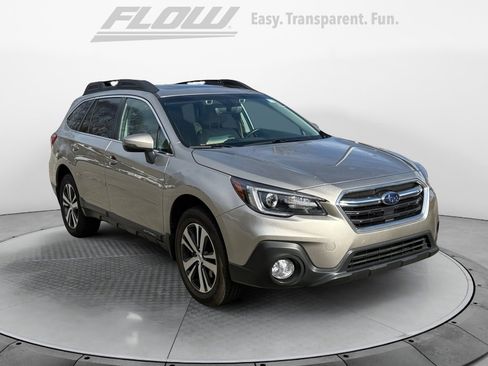 Used 2018 Subaru Outback 3.6R Limited image 1
