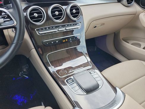 Used 2022 Mercedes-Benz GLC 300 4MATIC image 27
