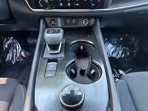 Used 2024 Nissan Rogue S AWD/4WD image 22