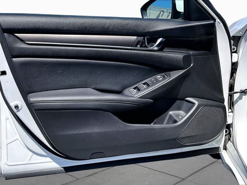 Used 2020 Honda Accord Hybrid image 25