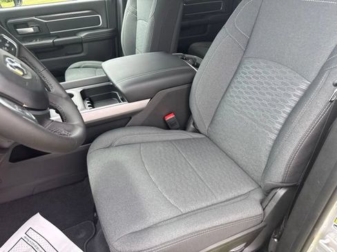 New 2026 RAM 2500 Big Horn AWD/4WD image 13