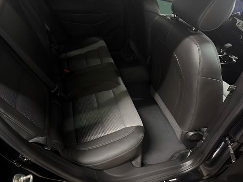 Used 2025 Chevrolet Trax LT w/ Sunroof Package FWD image 14