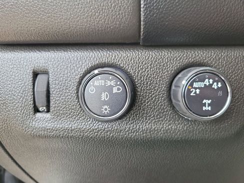 Used 2018 GMC Canyon SLT w/ Driver Alert Package AWD/4WD image 19