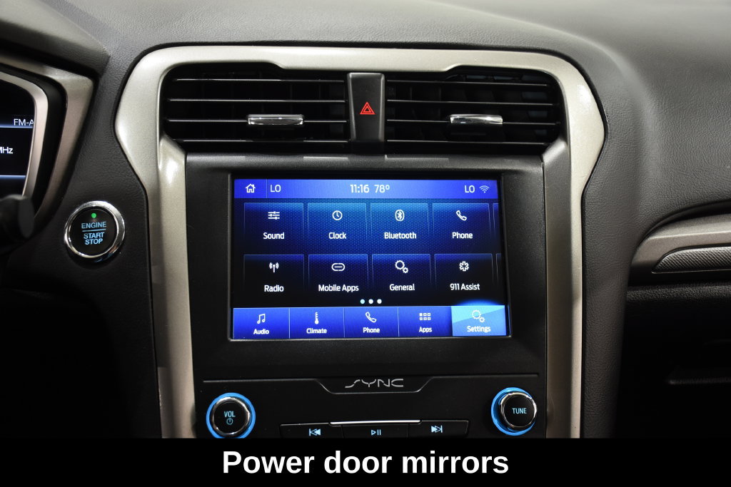 Used 2020 Ford Fusion SE FWD image 19