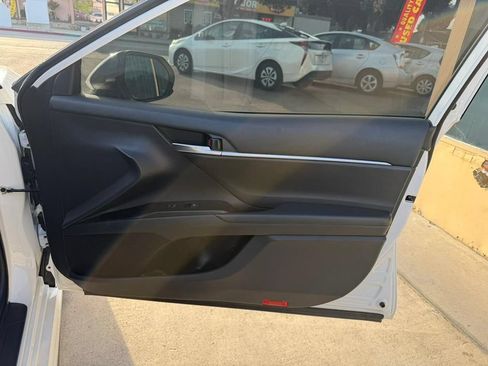 Used 2020 Toyota Camry SE FWD image 26