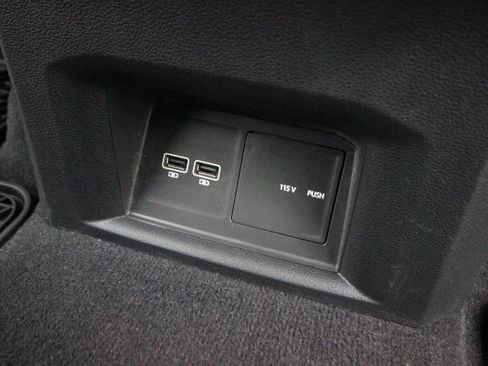 Used 2021 Volkswagen Atlas SE w/ Towing Package image 32