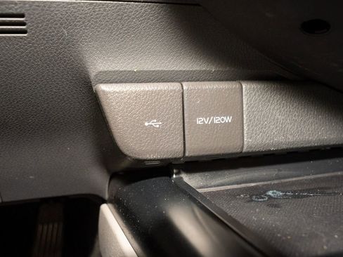 Certified 2020 Toyota Camry SE image 14