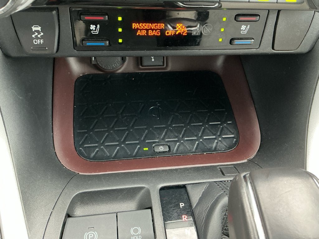 Used 2021 Toyota RAV4 Limited AWD/4WD image 20