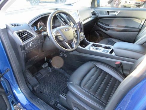 Certified 2022 Ford Edge SEL w/ Convenience Package AWD/4WD image 3