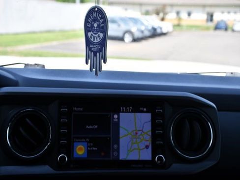 Used 2023 Toyota Tacoma TRD Off-Road w/ Advanced Technology Package image 24