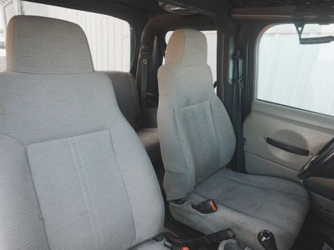 Used 2003 Jeep Wrangler X image 19