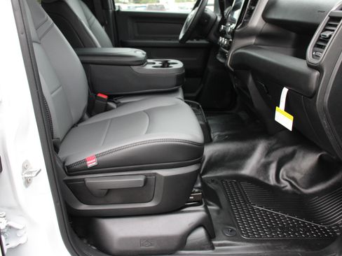 Used 2025 RAM 3500 Tradesman w/ Chrome Appearance Group image 26