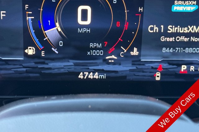 Used 2025 Chevrolet Suburban LS RWD image 31