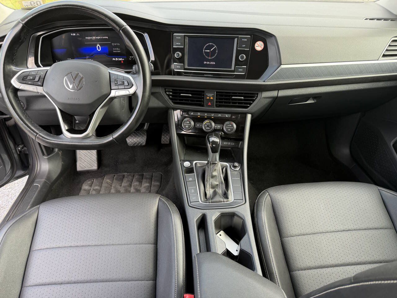 Used 2024 Volkswagen Jetta SE FWD image 10