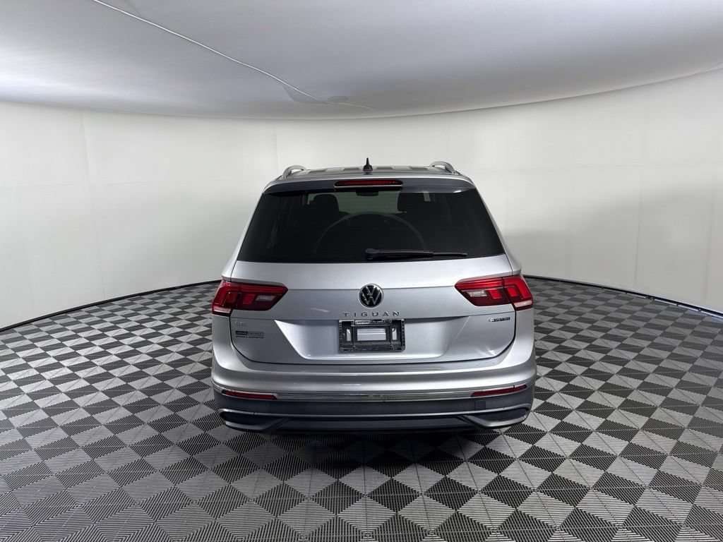 Used 2023 Volkswagen Tiguan SE AWD/4WD image 4