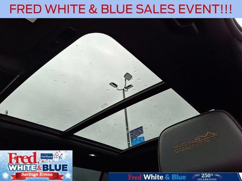 Used 2021 Chevrolet Suburban High Country AWD/4WD image 21