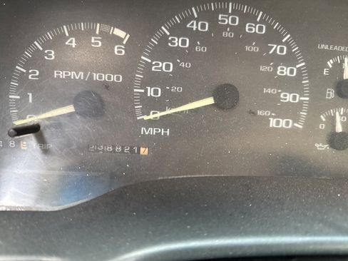 Used 1998 Chevrolet Silverado 1500 2WD Regular Cab image 1