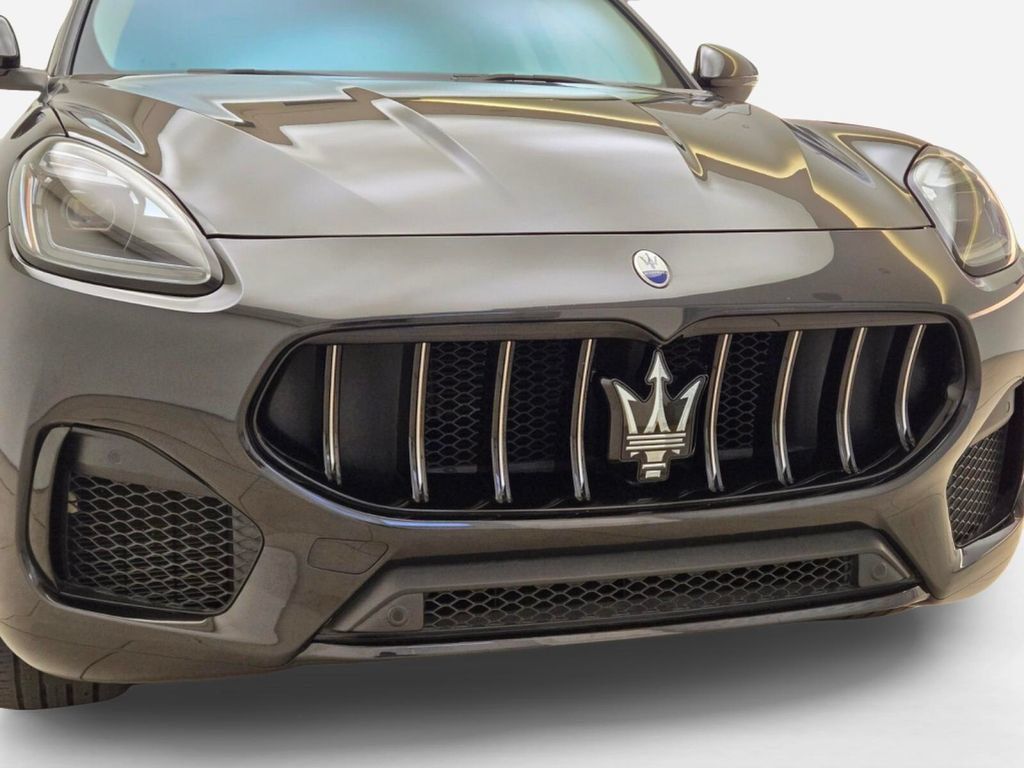 Certified 2023 Maserati Grecale GT AWD/4WD image 4