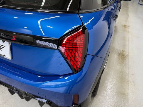 Certified 2025 MINI Cooper S image 5