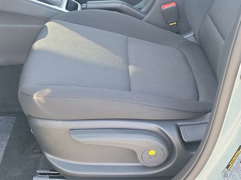 New 2026 Hyundai Venue SE image 16