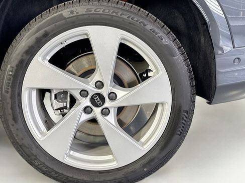 New 2025 Audi Q5 Premium Plus image 28