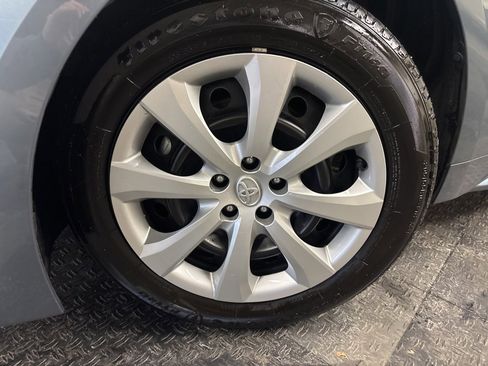 Used 2024 Toyota Corolla LE image 3