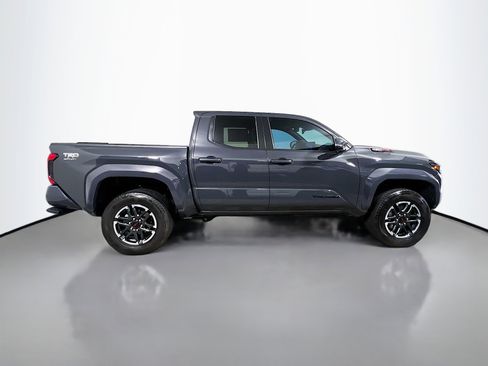 Used 2025 Toyota Tacoma TRD Sport w/ TRD Sport Upgrade Package RWD image 3