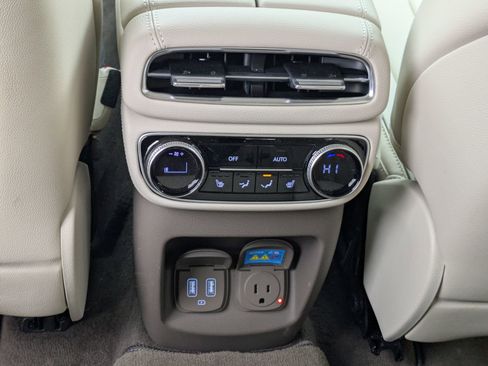 Used 2024 Genesis GV80 3.5T w/ Advanced Package image 31