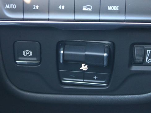 Used 2024 Cadillac Escalade Sport AWD/4WD image 43
