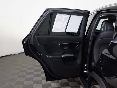 Used 2025 Mercedes-Benz GLC 350e 4MATIC image 23