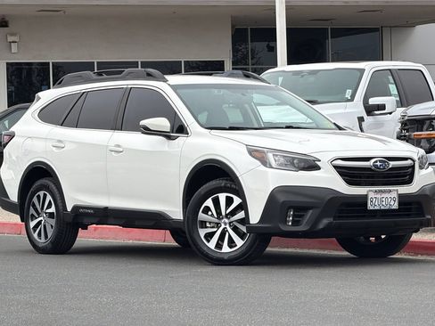 Used 2022 Subaru Outback Premium AWD/4WD image 2