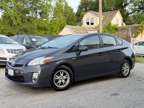 Used 2010 Toyota Prius Five FWD image 2