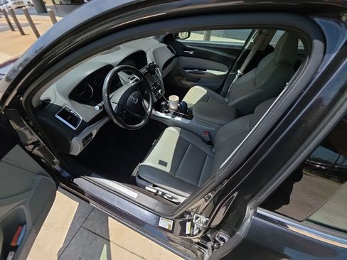 Used 2015 Acura TLX FWD image 9