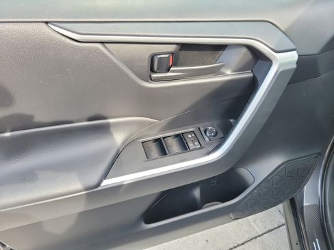 Certified 2025 Toyota RAV4 LE FWD image 20