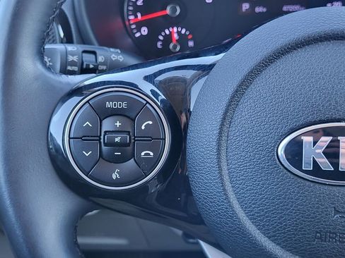 Used 2020 Kia Soul EX image 25