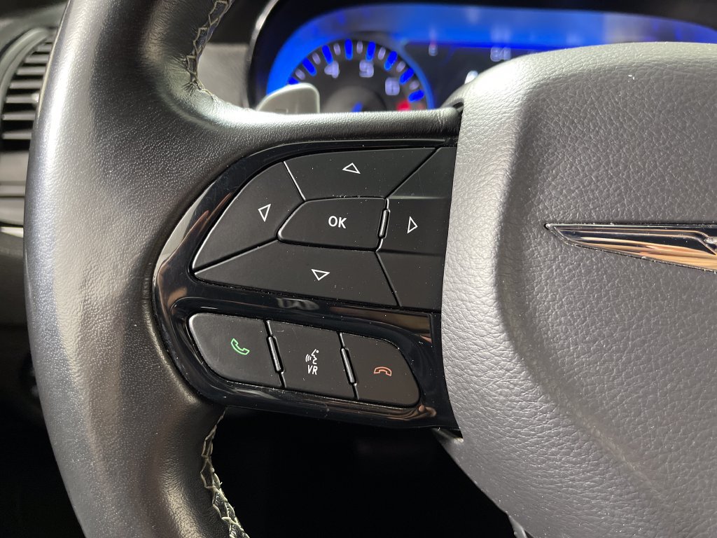 Used 2019 Chrysler 300 S RWD image 28
