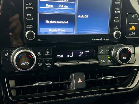 Used 2022 Toyota Highlander XSE image 27